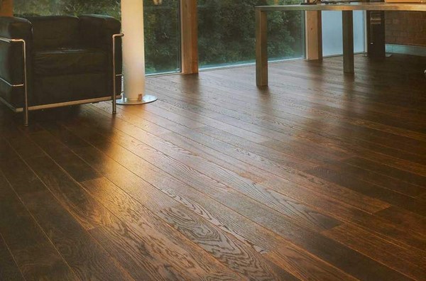 Обработанная доска пола