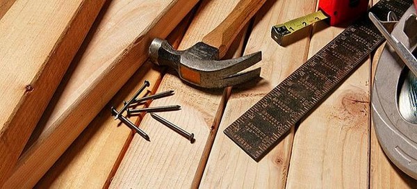 Выравнивание досок пола