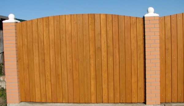 Деревянный забор